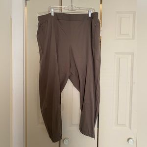 Plus size Old Navy quick dry joggers